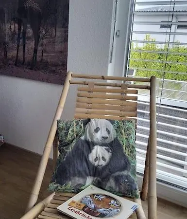 Haus Mit Bergsicht Und Rosengarten Zuerich 30 Min Hébergement de vacances *